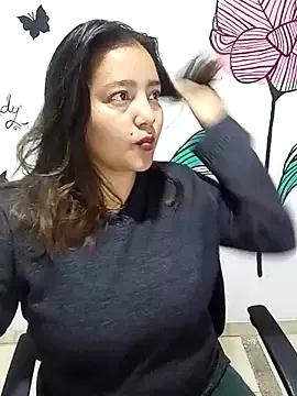Explore our live girls sluts from our Custom and Multi clubs and checkout exclusive access to highly interactive content, such as shape, hair, titties, pussy type and many more.