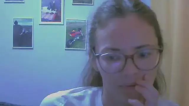 SEA_Dream from StripChat is Freechat