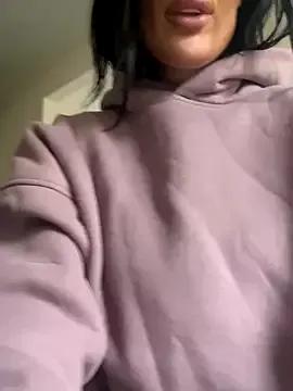 SECRETSLUT-UK from StripChat is Freechat