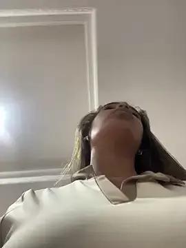 Selena_18x from StripChat