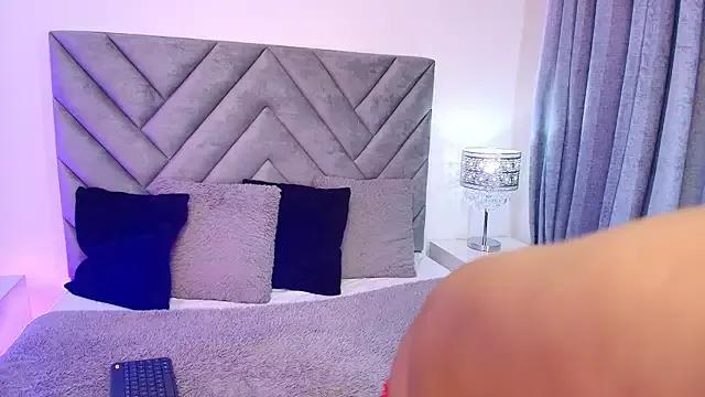 selena_queen2 from StripChat is Freechat