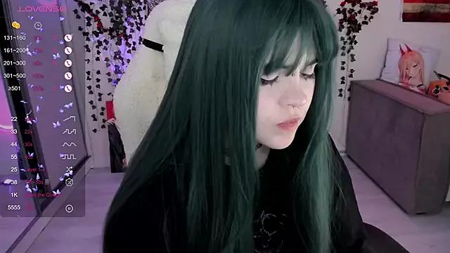 SelenaCute from StripChat
