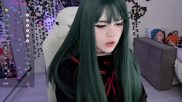 SelenaCute from StripChat