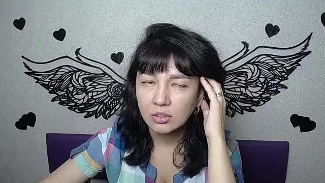 SelenaFly from StripChat is Freechat