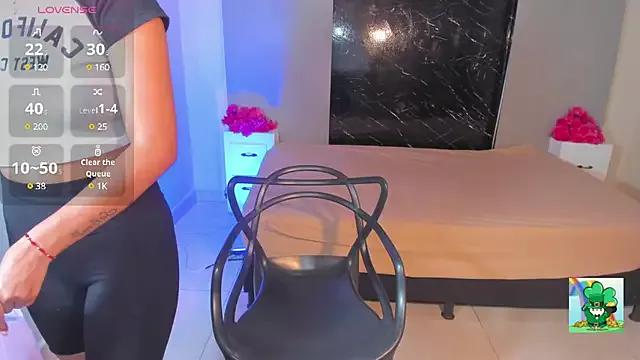 Explore our live girls sluts from our Custom and Multi clubs and checkout exclusive access to highly interactive content, such as shape, hair, titties, pussy type and many more.