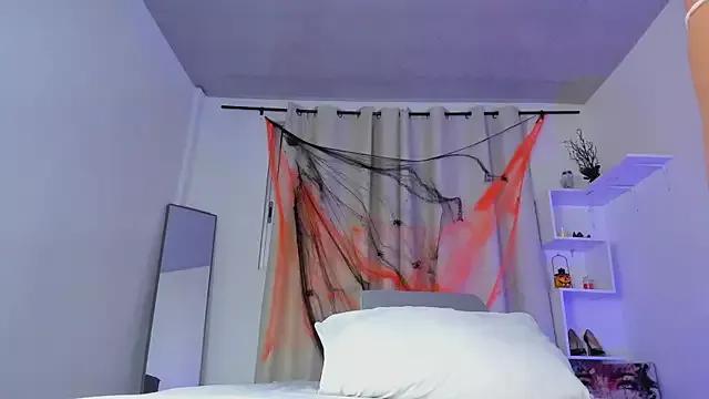 Selenafox_0 from StripChat is Freechat