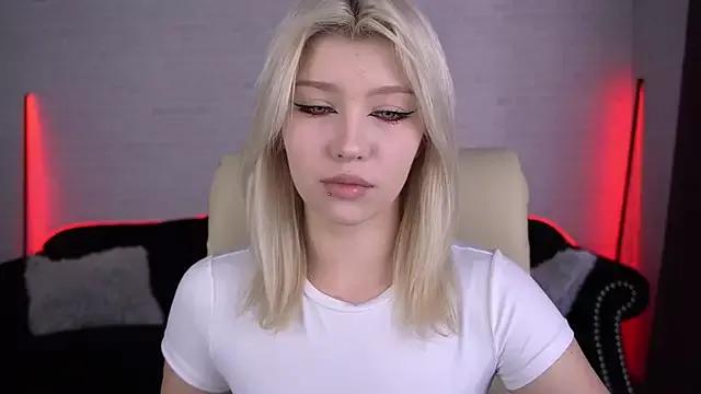 SelenaIris from StripChat