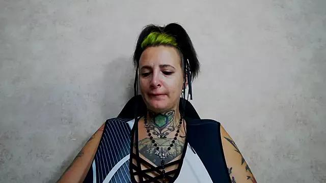 SelenasJones from StripChat is Freechat