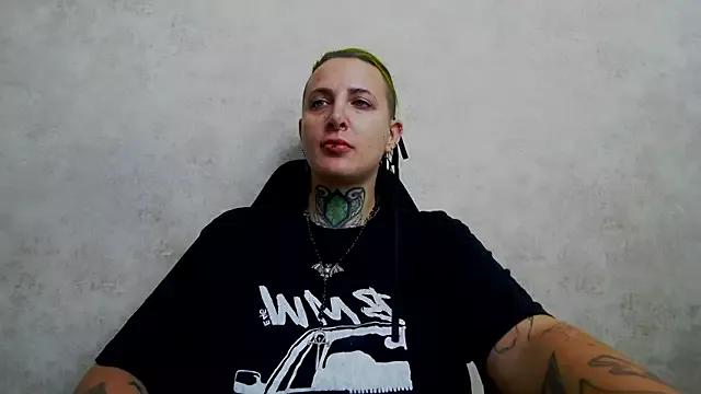 SelenasJones from StripChat is Freechat