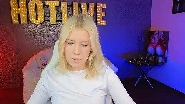 Explore our live girls sluts from our Custom and Multi clubs and checkout exclusive access to highly interactive content, such as shape, hair, titties, pussy type and many more.