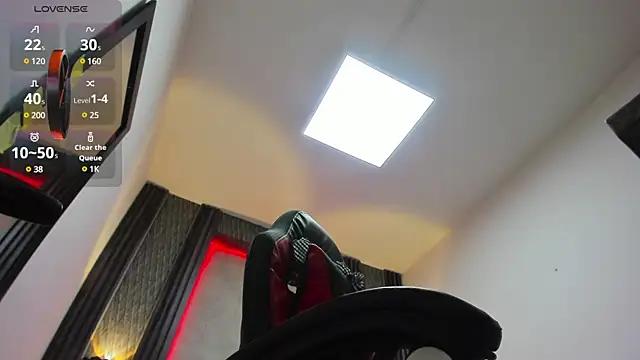 Explore our live girls sluts from our Custom and Multi clubs and checkout exclusive access to highly interactive content, such as shape, hair, titties, pussy type and many more.