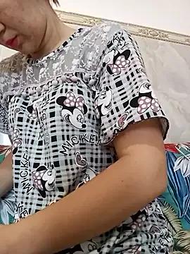 Sellena2 from StripChat