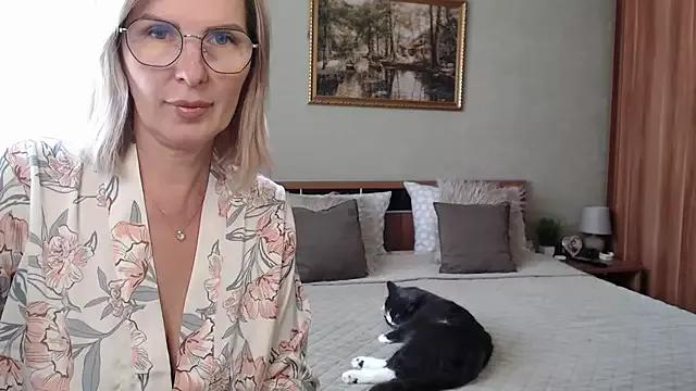 sensualEmilia from StripChat