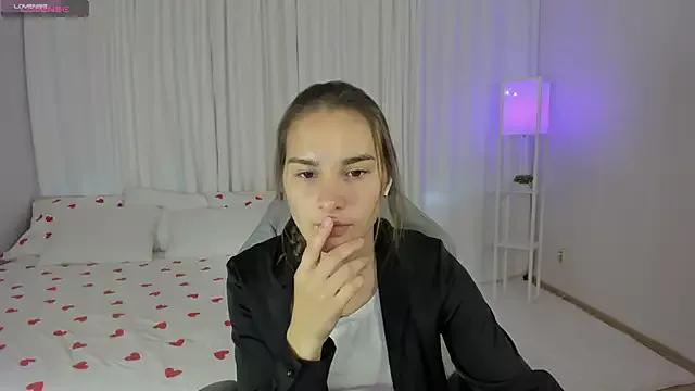 SeraphineClark from StripChat is Freechat