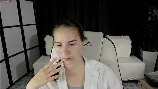SeraphineClark from StripChat is Freechat