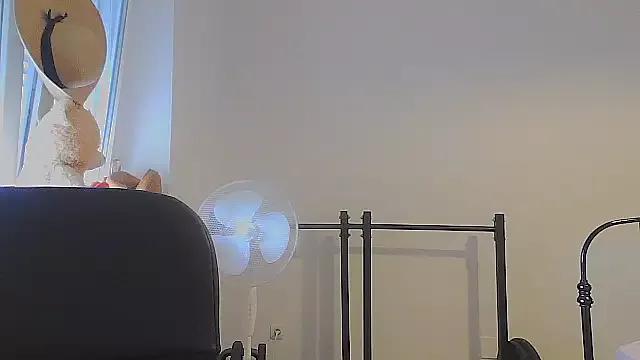 serena__vedette from StripChat is Freechat