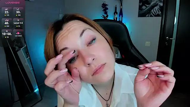 Serena_Woods from StripChat