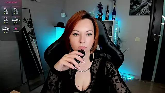 Serena_Woods from StripChat