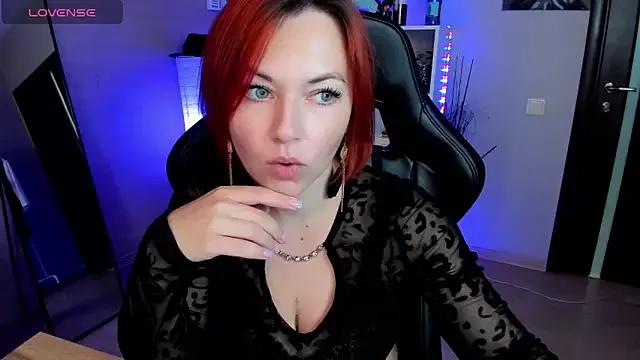 Serena_Woods from StripChat is Freechat