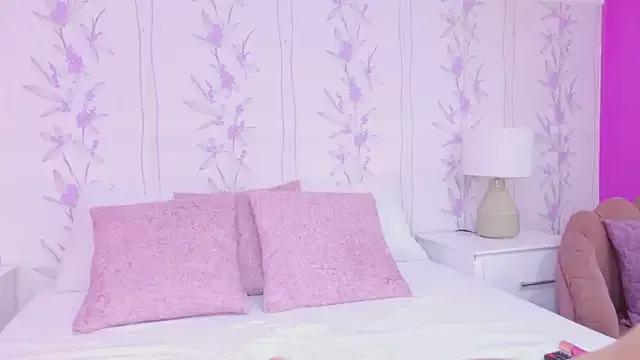 Explore our live girls sluts from our Custom and Multi clubs and checkout exclusive access to highly interactive content, such as shape, hair, titties, pussy type and many more.