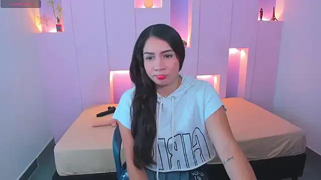 SerenaRose8 from StripChat is Freechat