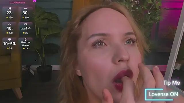 SerenaWawe from StripChat
