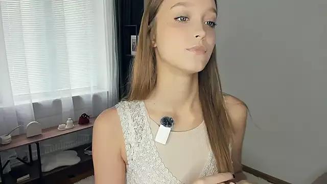 Photos of SerrenaAa from StripChat is Freechat