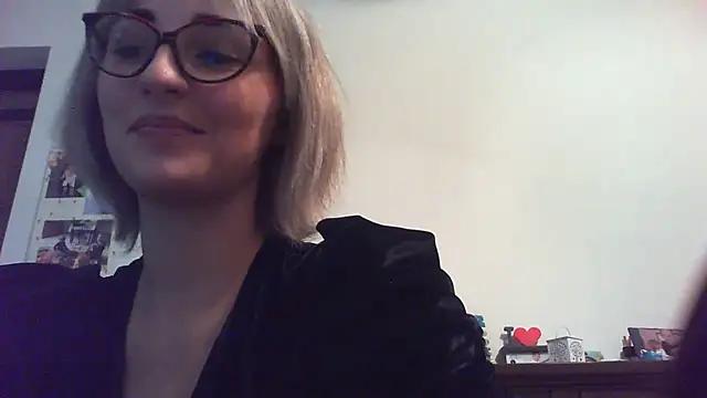 Explore our live girls sluts from our Custom and Multi clubs and checkout exclusive access to highly interactive content, such as shape, hair, titties, pussy type and many more.