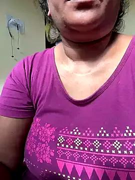Sexyhotyrani from StripChat is Freechat