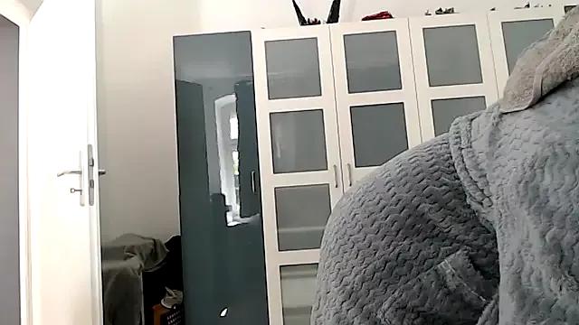 Explore our live girls sluts from our Custom and Multi clubs and checkout exclusive access to highly interactive content, such as shape, hair, titties, pussy type and many more.
