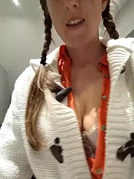 Explore our live girls sluts from our Custom and Multi clubs and checkout exclusive access to highly interactive content, such as shape, hair, titties, pussy type and many more.