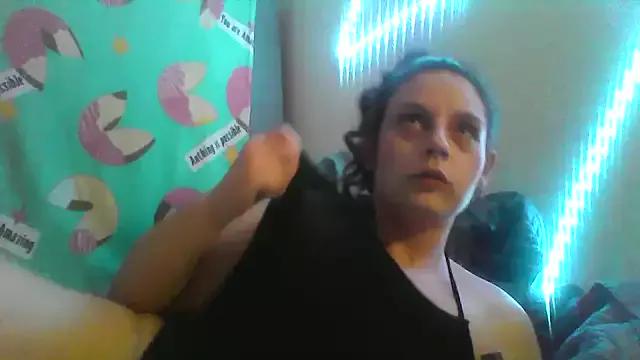sexylillovebug on StripChat