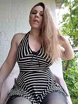 SexyMichellexo from StripChat is Freechat
