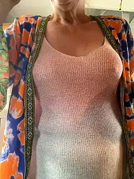 SexyMilfTascha from StripChat is Freechat