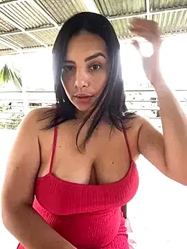 Sexymoom32 from StripChat is Freechat