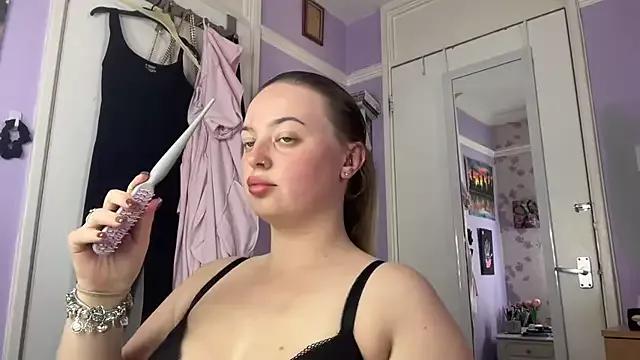 SexySashaxox from StripChat is Freechat