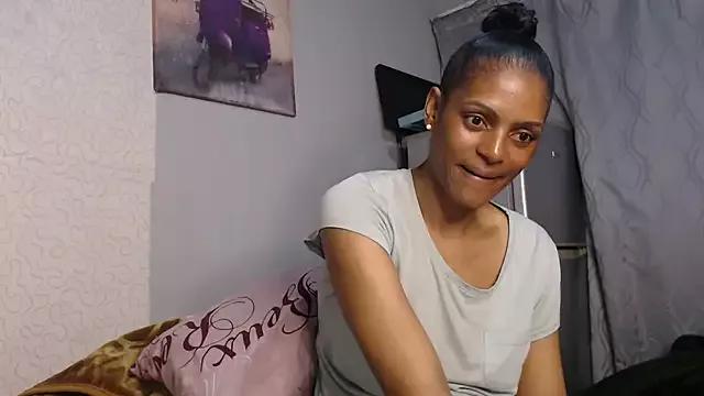 Sexysilverfoxxx from StripChat is Freechat