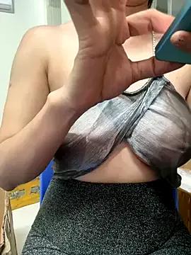Explore our live girls sluts from our Custom and Multi clubs and checkout exclusive access to highly interactive content, such as shape, hair, titties, pussy type and many more.