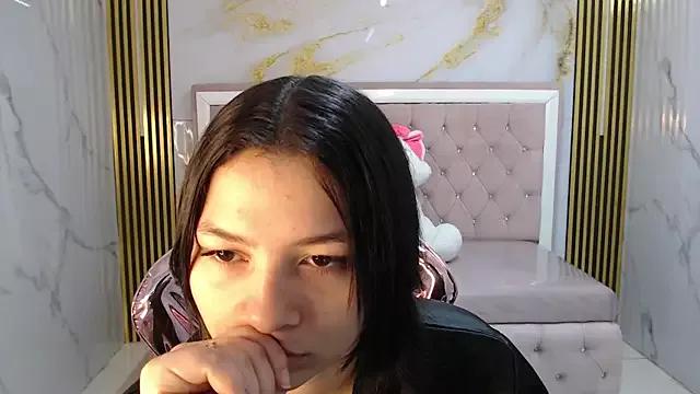 Explore our live girls sluts from our Custom and Multi clubs and checkout exclusive access to highly interactive content, such as shape, hair, titties, pussy type and many more.