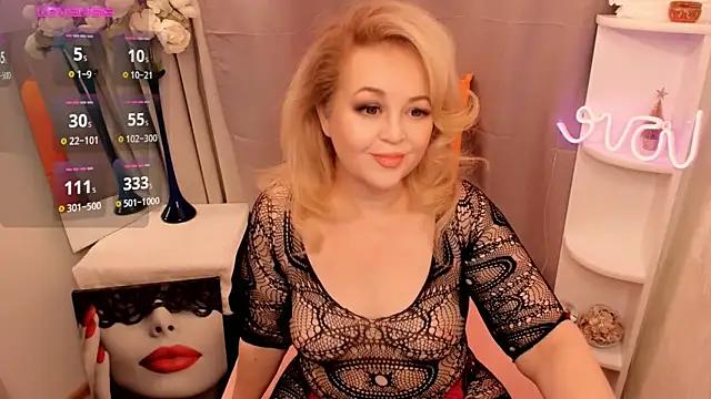 Explore our live girls sluts from our Custom and Multi clubs and checkout exclusive access to highly interactive content, such as shape, hair, titties, pussy type and many more.
