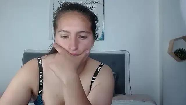 Explore our live girls sluts from our Custom and Multi clubs and checkout exclusive access to highly interactive content, such as shape, hair, titties, pussy type and many more.