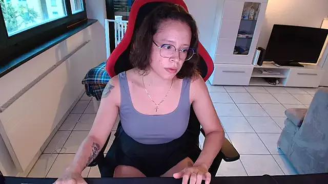sharon_nikol from StripChat is Freechat