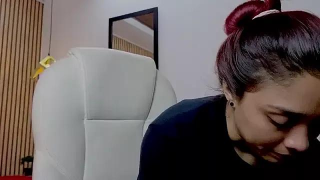Explore our live girls sluts from our Custom and Multi clubs and checkout exclusive access to highly interactive content, such as shape, hair, titties, pussy type and many more.