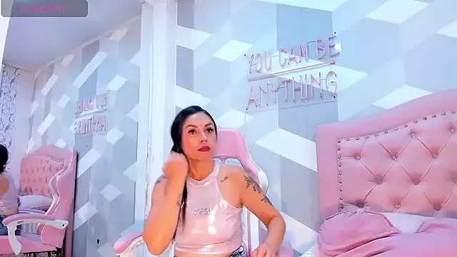 SharonBlaze from StripChat is Freechat