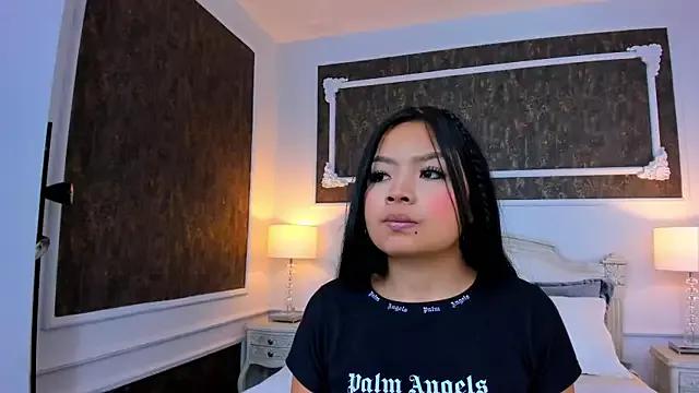 Explore our live girls sluts from our Custom and Multi clubs and checkout exclusive access to highly interactive content, such as shape, hair, titties, pussy type and many more.