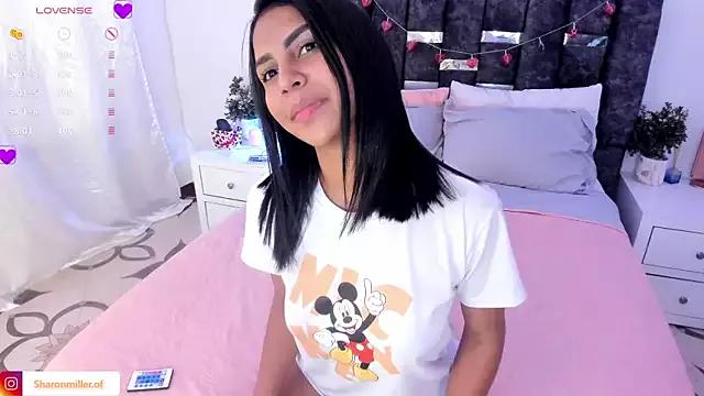 Explore our live girls sluts from our Custom and Multi clubs and checkout exclusive access to highly interactive content, such as shape, hair, titties, pussy type and many more.