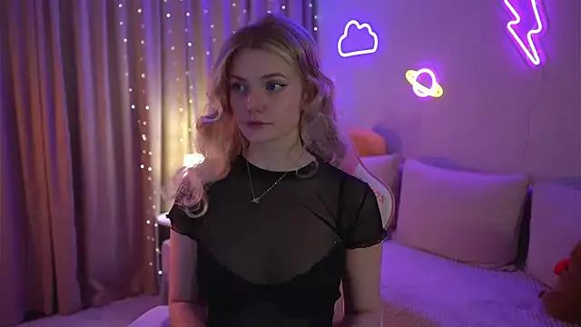 Explore our live girls sluts from our Custom and Multi clubs and checkout exclusive access to highly interactive content, such as shape, hair, titties, pussy type and many more.
