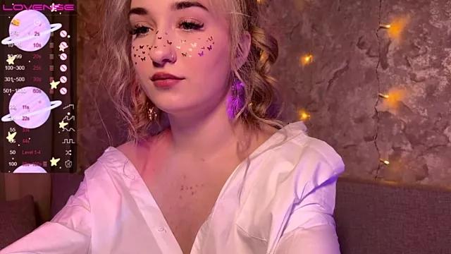 Explore our live girls sluts from our Custom and Multi clubs and checkout exclusive access to highly interactive content, such as shape, hair, titties, pussy type and many more.