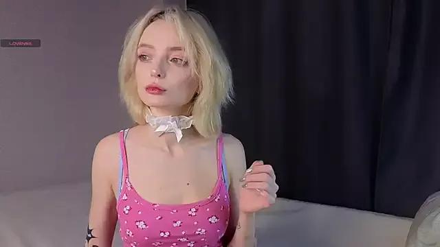 Photos of ShizukaBlanche from StripChat is Freechat