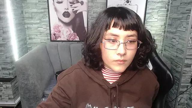 Shizuko_b webcams show profile image 